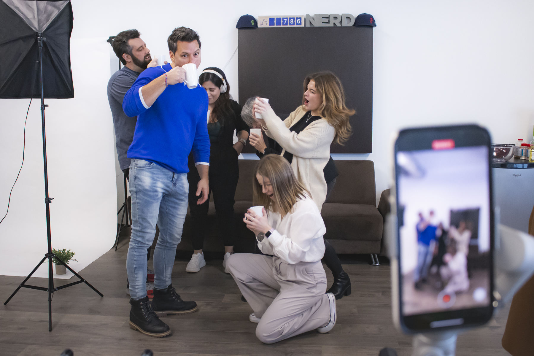Vidéo TikTok. Création TikTok. Création de vidéo TikTok. L'impact de TikTok sur le marketing. Agence de marketing. Création de contenus par une agence marketing. Stratégie de marketing vidéo TiKTok.