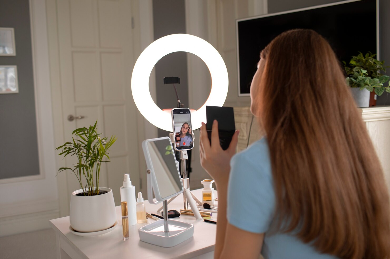 Éclairage vidéo TikTok. Meilleur éclairage pour TikTok. Création de contenu TikTok. Nerd Marketing. Outils de production vidéo. Configuration de tournage TikTok. Conseils d'éclairage pour TikTok. Configuration de ring light. Qualité vidéo TikTok. Éclairage vidéo pour les réseaux sociaux. Outils d'influenceurs TikTok.