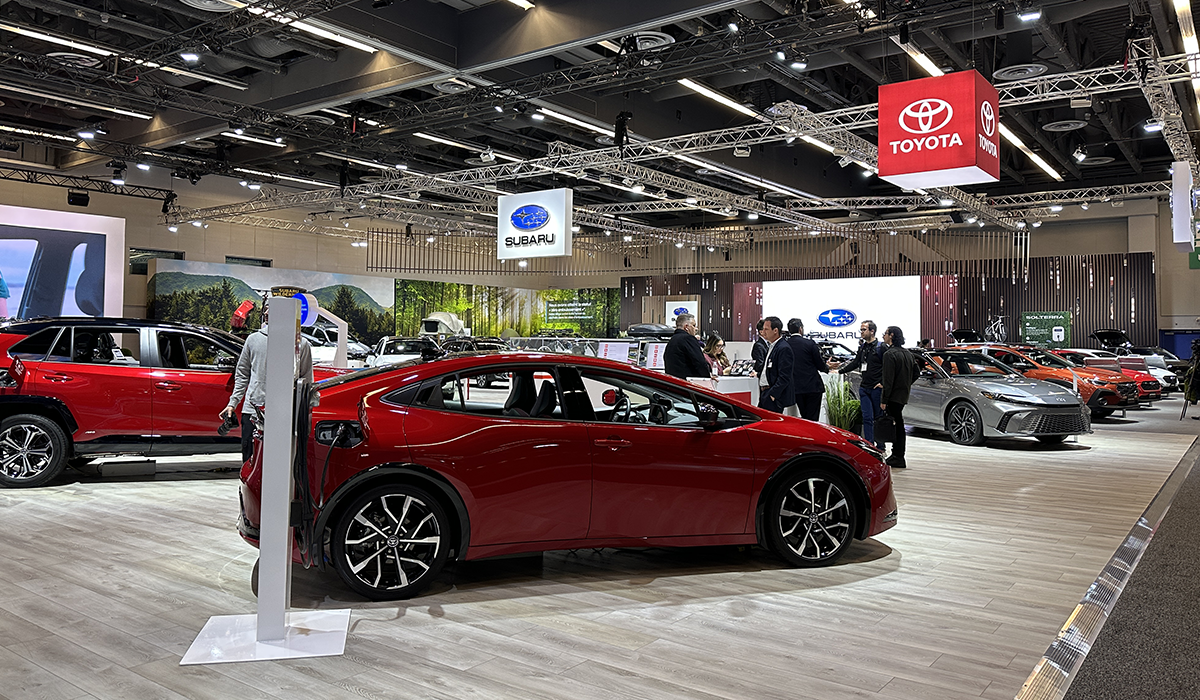Toyota Prius, voiture hybride, Salon de l'auto Montréal, technologie écologique, design innovant, Toyota Prius, hybrid car, Montreal Auto Show, eco-friendly technology, innovative design,
