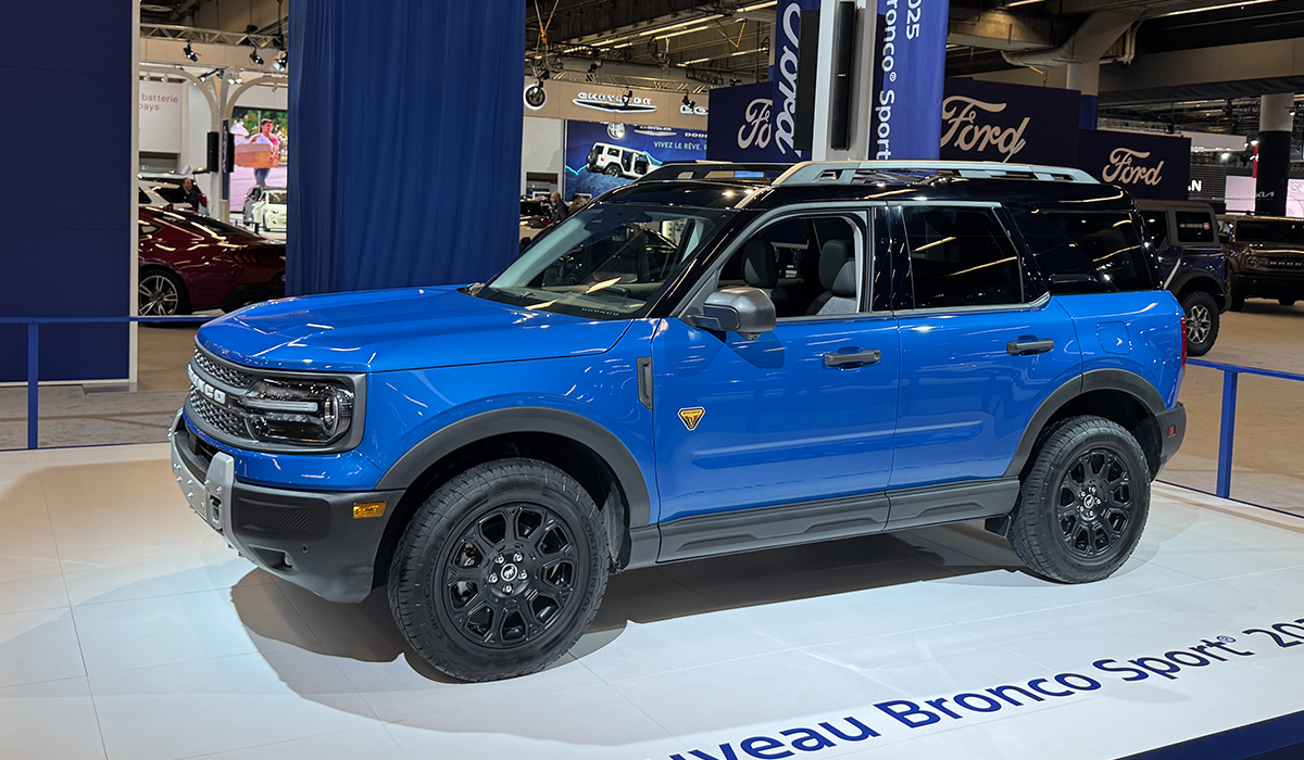 Ford Bronco Sport, véhicule utilitaire, Salon de l'auto Montréal, innovation automobile, exposition Ford, Ford Bronco Sport, utility vehicle, Montreal Auto Show, automotive innovation, Ford showcase,