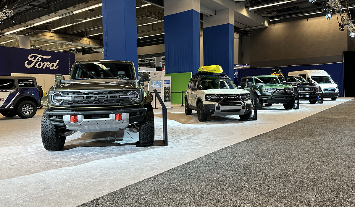 Ford Bronco Sport, véhicule utilitaire, Salon de l'auto Montréal, innovation automobile, exposition Ford, Ford Bronco Sport, utility vehicle, Montreal Auto Show, automotive innovation, Ford showcase,